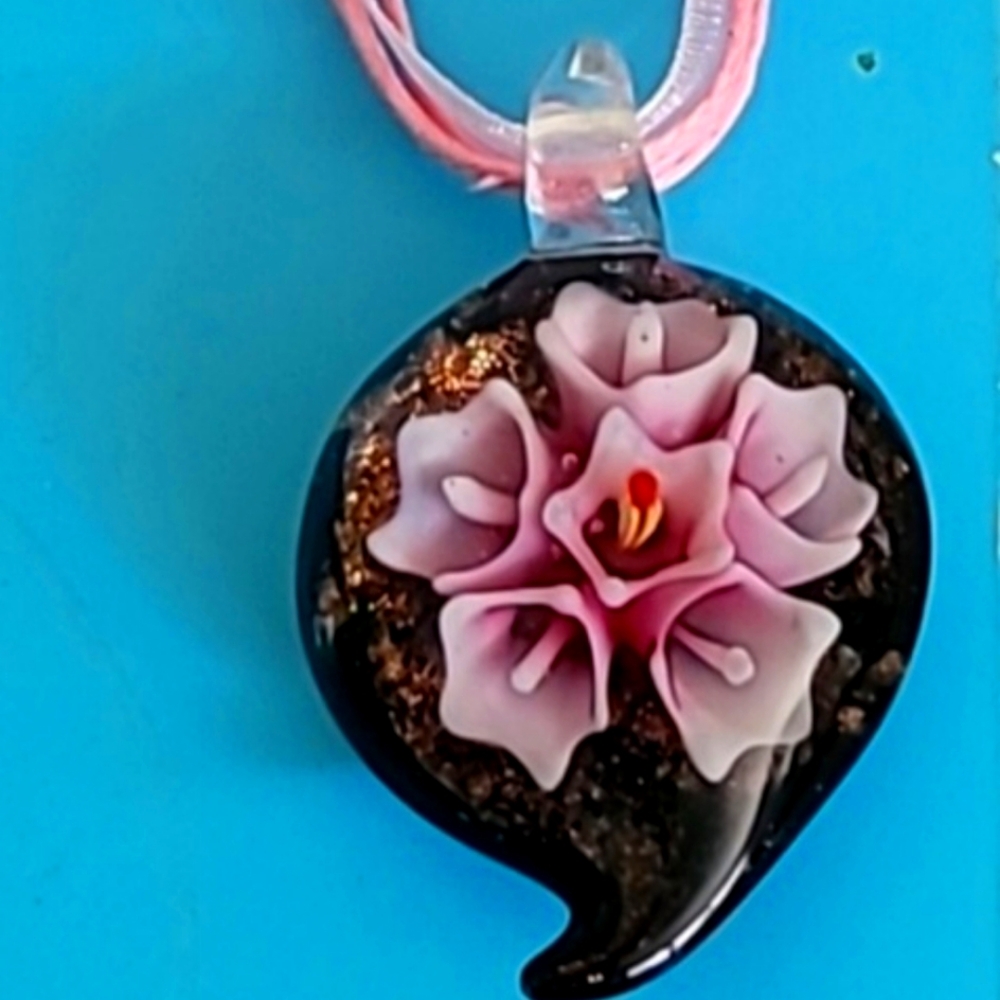 P1 Elegant Glass Pink and Black Floral Pendant Necklace